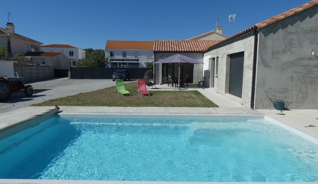Modern house with pool in Notre-Dame-de-Monts, 6-8 guests