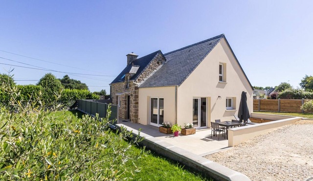 Modern house near Barfleur with private garden