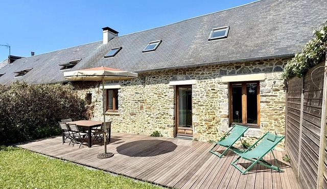 Modern house with parking and WIFI near the west coast