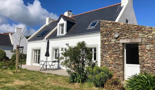 Modern house 1 km from beach, no pets allowed