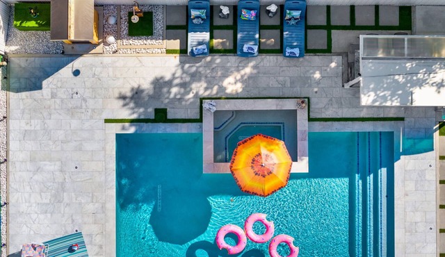 Modern House! 4min Hard Rock Stadium heated & salty Pool!