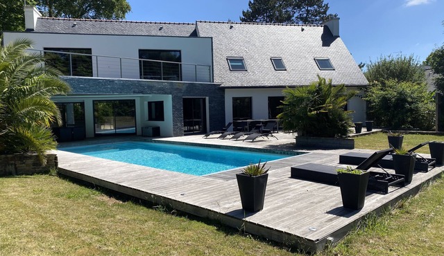 Modern house 5 minutes from Quimper and 10 minutes from the beaches