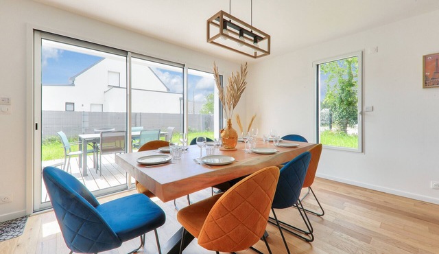 Modern house for 8 at 800m from beaches