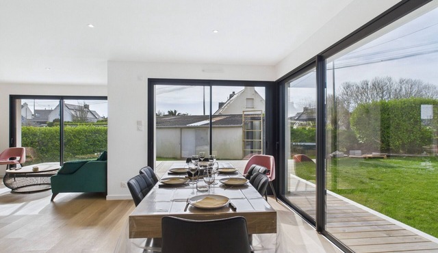 Modern house for 8 at 400m from the beach