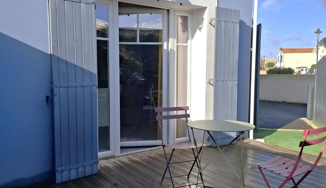 Modern house near market