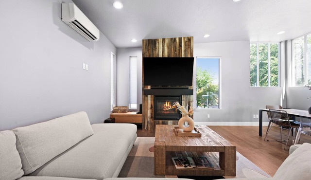 Modern House, Fully Fenced, Private Balcony, Fire Pit, Close to Ski Resorts