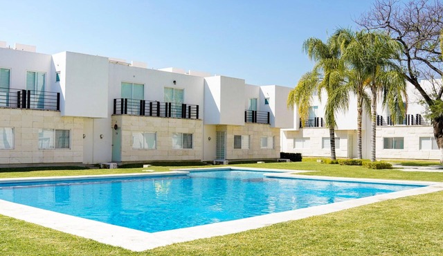 Modern House in Yautepec l Pool & Garden