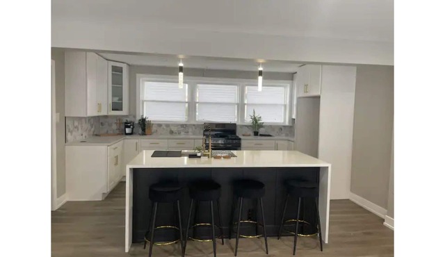 Modern House Near Downtown 8ppl