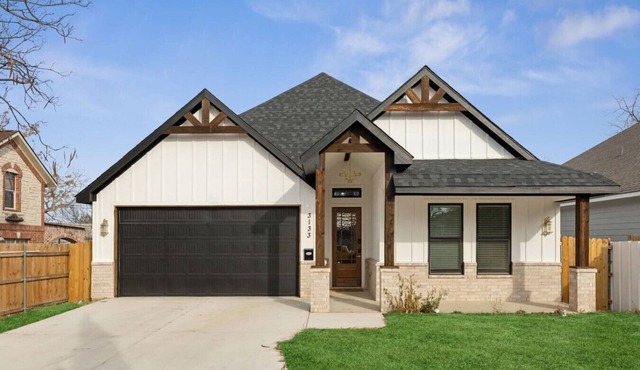 Modern House Near TCU