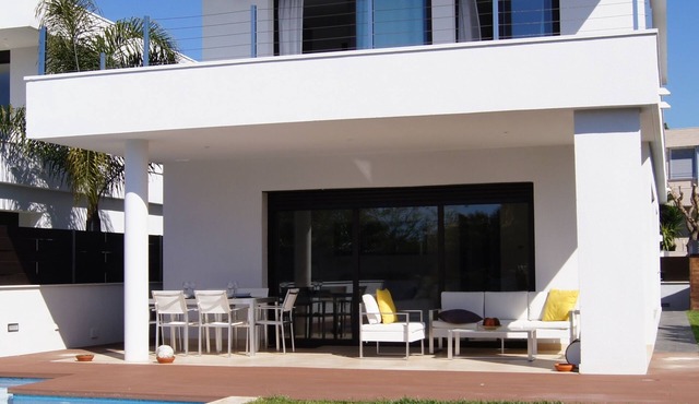 Modern house on the beach with pool and WIFI