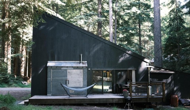 Modern House w. Fast Internet in 1 Acre Land