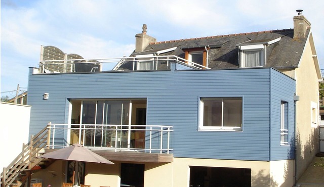 Modern house with garden and beautiful sea view