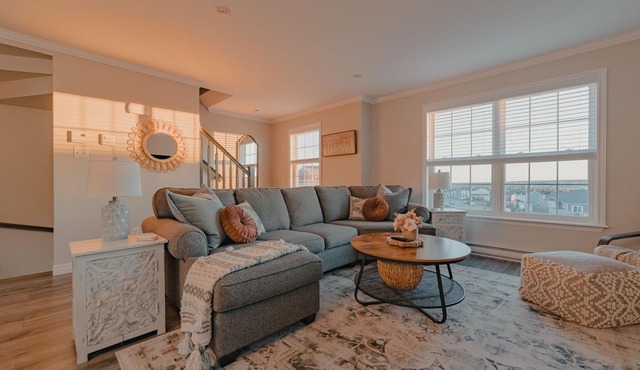 Modern house with beautiful spaces indoor and out!