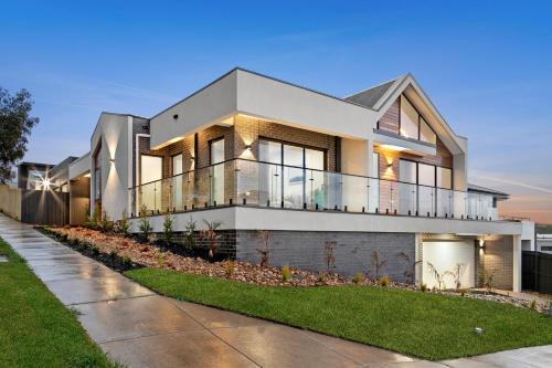 Modern House with Elegant views