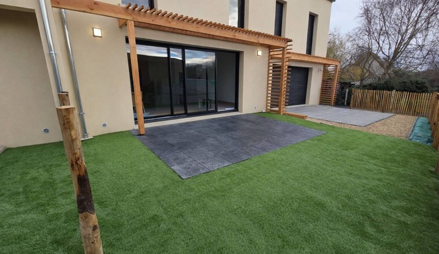 Modern house with garden - Near the beach