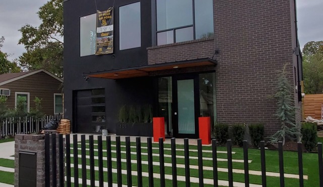 Modern house with pool that will make you feel like a celebrity at home.