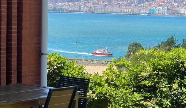 “MODERN HOUSE WITH SPECTACULAR VIEWS TO THE SANTANDER BAY”