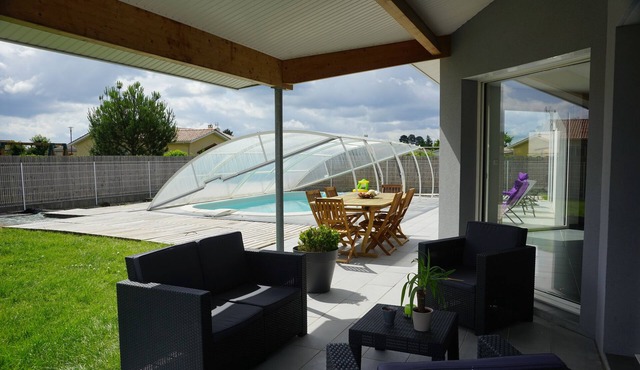 Modern house with swimming pool between Bordeaux and Arcachon