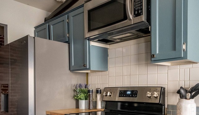 Modern Industrial loft | King Bed | 2BR 2 BA