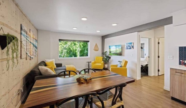 Modern Industrial with Free Parking