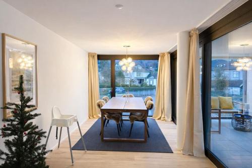 Modern Jungfrau View Apartment with BBQ and AC at Interlaken West Station