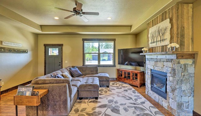 Modern Kalispell Home - 28 Mi to Glacier NP!