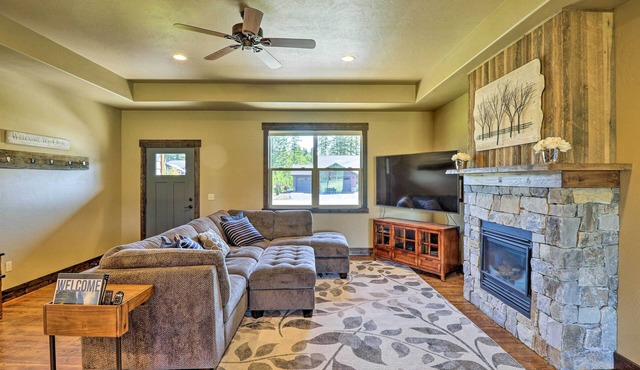 Modern Kalispell Home - 28 Mi to Glacier NP!