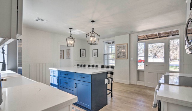 Modern Kanab Home: Fire Pit, Red Rock Views!