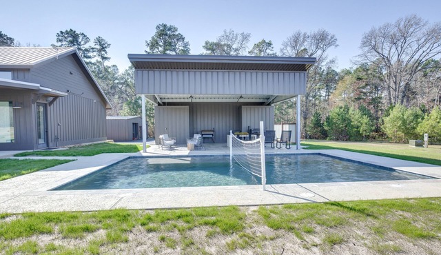 Modern Kennard Cabin w/3 Casitas - Walk to Pond!