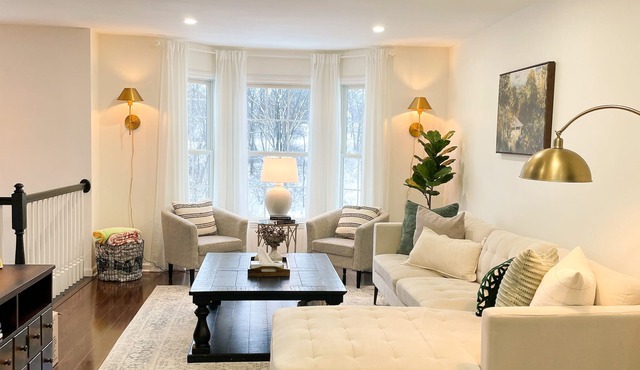 Modern Kid-Friendly Stay, Conveniently Located near MessiahU & Harrisburg