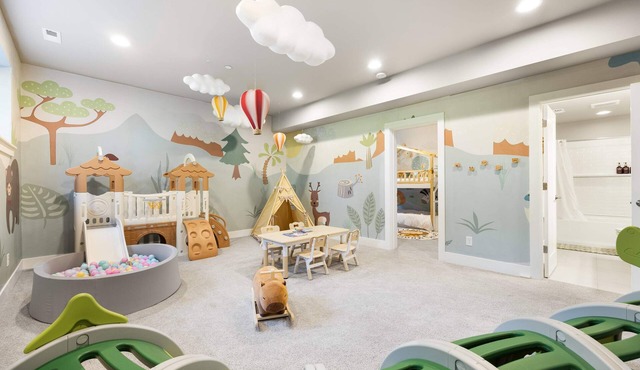 Modern Kirkland 4BR Family Oasis, Kids Paradise
