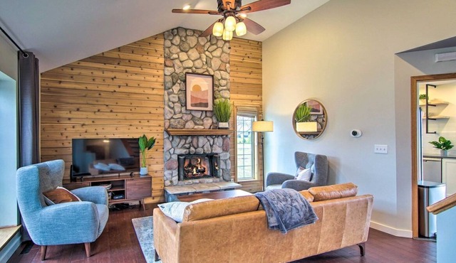 Modern Lake Geneva Home - 1 Mi to Boat Launch
