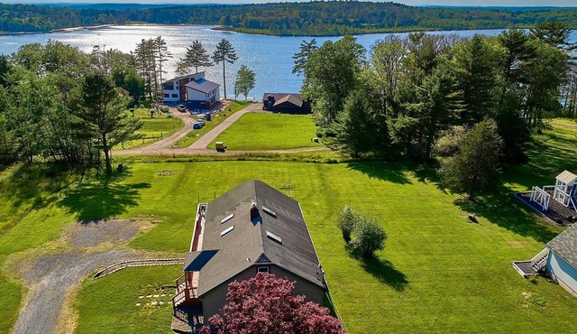 Modern Lake Getaway with Hot Tub, Fire Pit & Sunsets. King Bed!