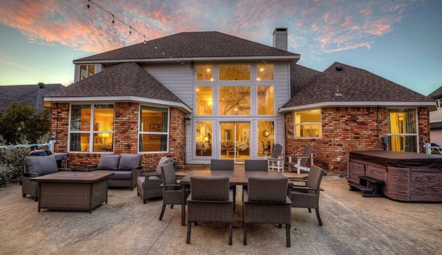 Modern Lake House 4 Bed 3 Bath Breathtaking Views