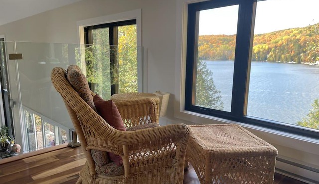 Modern Lake House — 50 min from Ottawa!