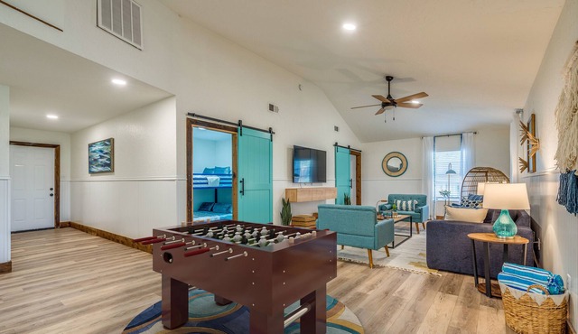 Modern Lake House with HOT TUB & Gameroom