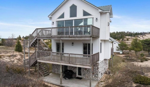 Modern Lake Michigan Retreat! Stunning Views & Cozy Fireplace in Sturgeon Bay