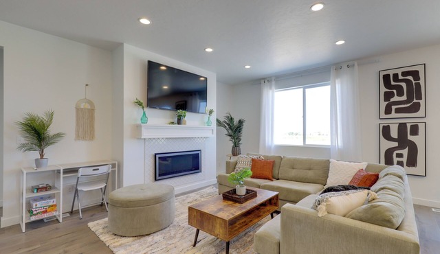 Modern Lake Point Home - 1 Mi to Great Salt Lake!