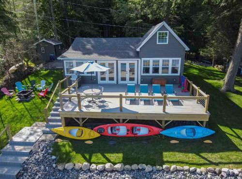 Modern Lake Retreat, Sleeps 8, 5 min to Colgate