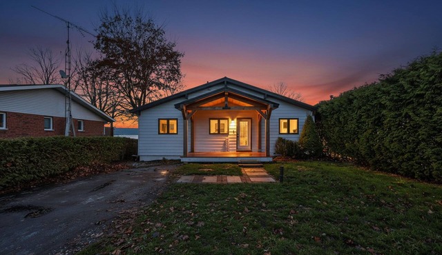 Modern Lake Simcoe Waterfront Home