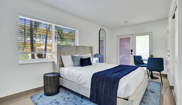 Modern Lake Worth Studio w Patio and Pool