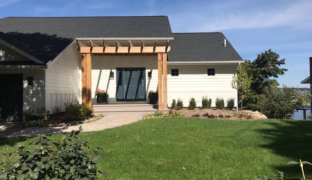 Modern lakefront 5 bedroom, 4.5 bath home with dock, plunge pool