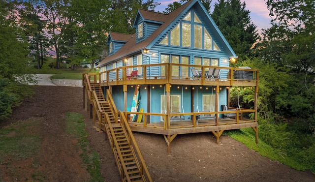 Modern Lakefront Cabin on Lake Keowee