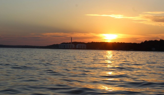 Modern Lakefront Condo at Monarch Cove - Horseshoe Bend