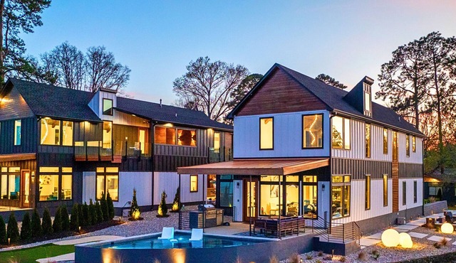 Modern Lakefront | Gorgeous Views | Sleeps 28