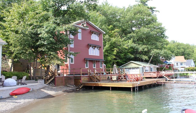 Modern Lakefront home