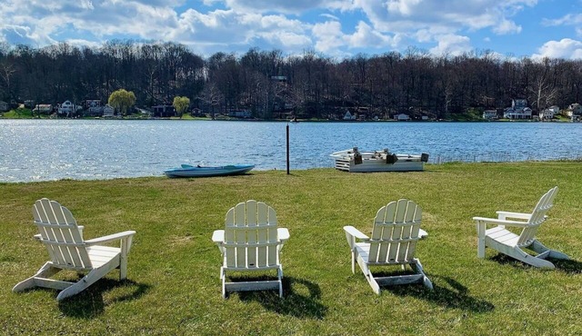 Modern Lakefront Home w/Fireplace near Ski Resort and Notre Dame