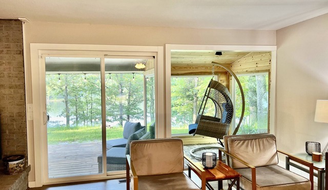 Modern lakefront home, Amazing View w/Nearby Boat Launch