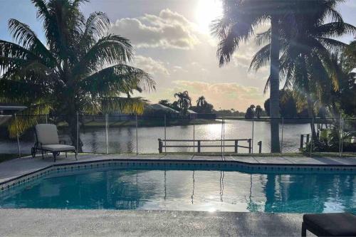 Modern Lakefront Home