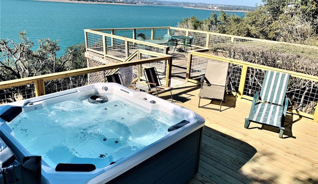 Modern Lakefront, Hot tub, Firepits, Large multi-level decks, Amazing Sunsets